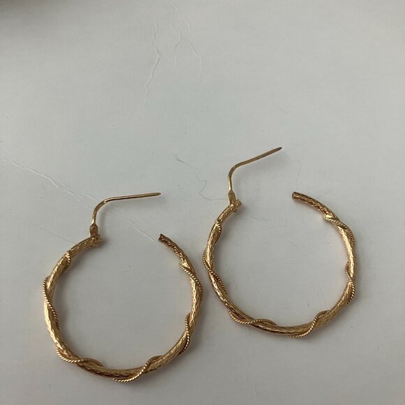 Italian Hoop Earrings, 18K Yellow Gold - Picture 12 of 14